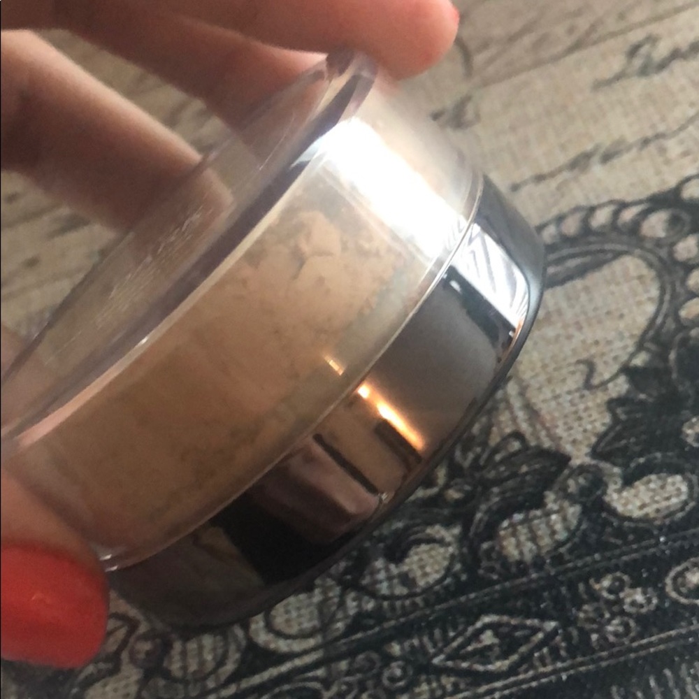 OFRA Translucent POWDER - Picture 3 of 3